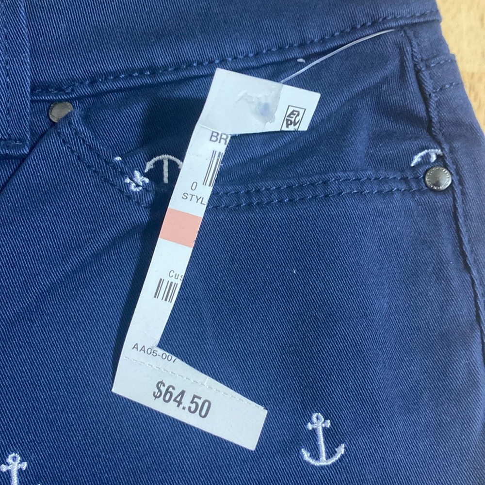 NWOT CHARTER CLUB Women's Bristol Capri Pants Anchor Embroidery Size 2P - Picture 6 of 9